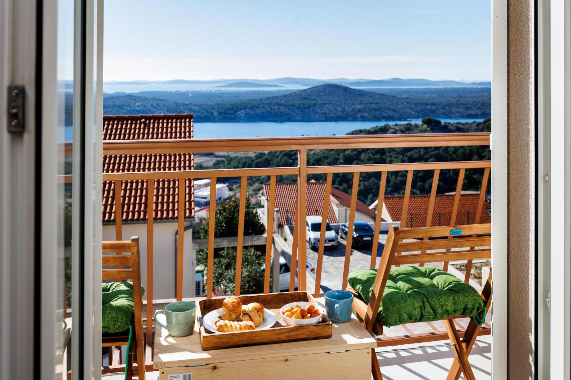Summer Breeze Apartment - Quiet Place With A Spectacular View And A Garden Sibenik Ngoại thất bức ảnh