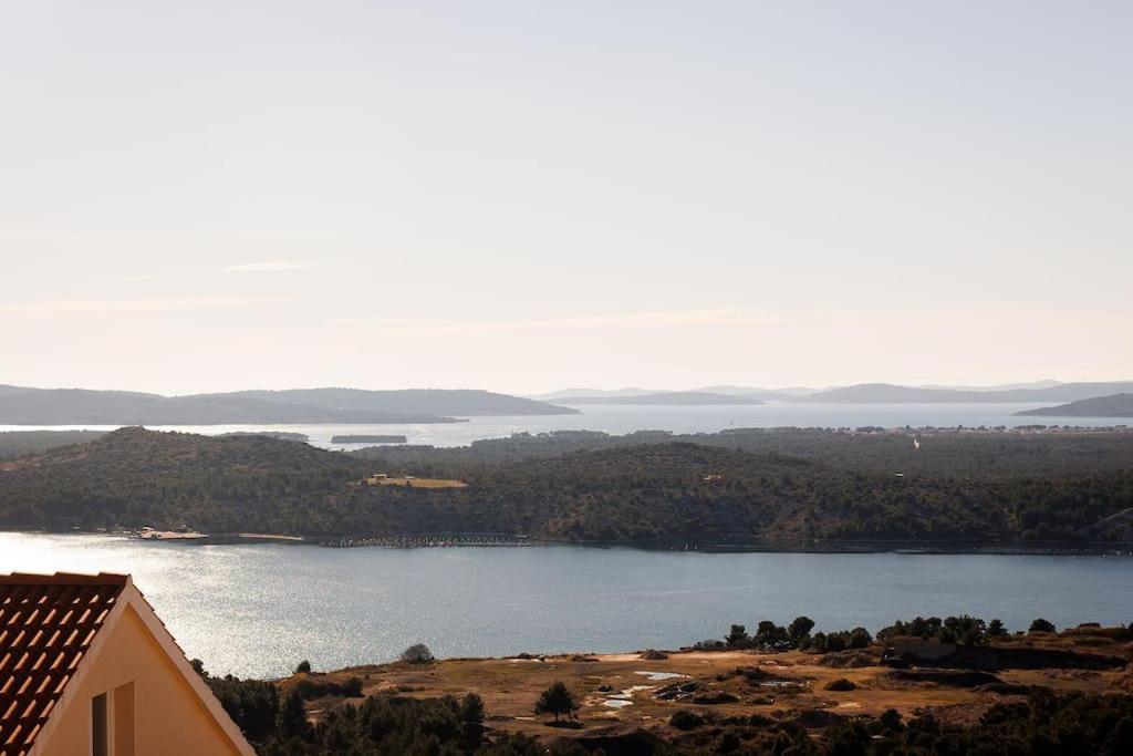 Summer Breeze Apartment - Quiet Place With A Spectacular View And A Garden Sibenik Ngoại thất bức ảnh